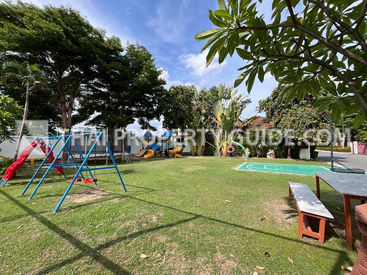 House with Shared Pool in Sukhumvit 